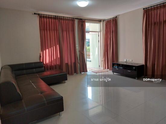 ให้เช่า บ้านแฝด2ชั้น เฟอร์นิเจอร์ครบ 40ตรว. อยู่ถนน เลียบคลองสอง ซอยเดียวกับซาฟารีเวิลด์ ใกล้ห้างแฟชั่นไอส์แลนด์ ให้เช่า20,000/เดือน